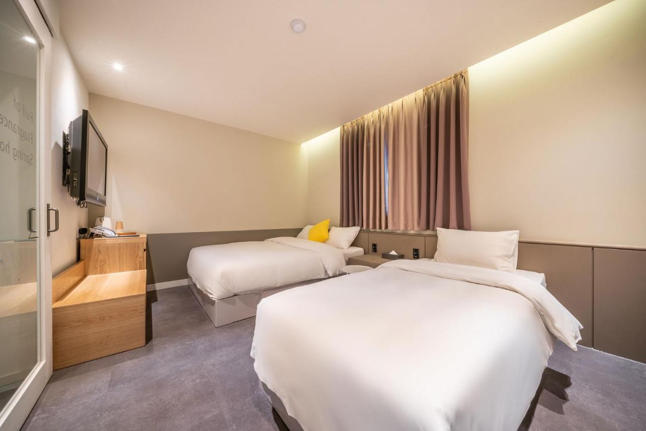 Chuncheon Bom Stay Exteriör bild